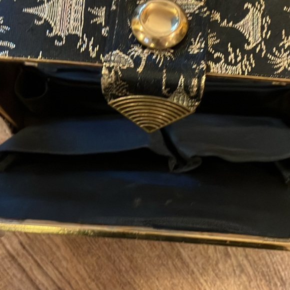 Lin Ben suitcase purse pagoda embroidered black and gold - Picture 8 of 10